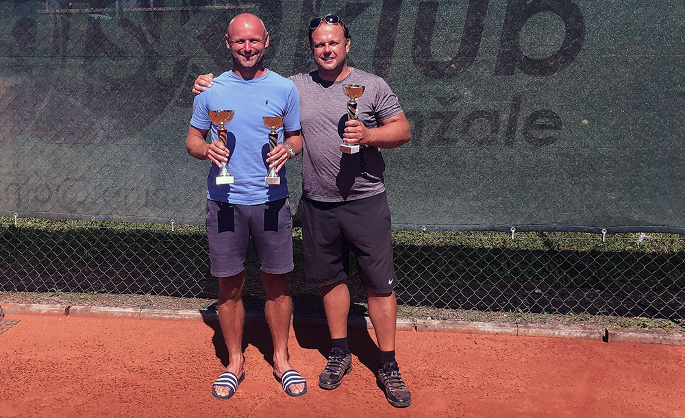 Zmagovalca v dvojicah skupina 1 brez izgubljenega niza v vseh srečanjih Miha Kancilija in Igor Ogrinc