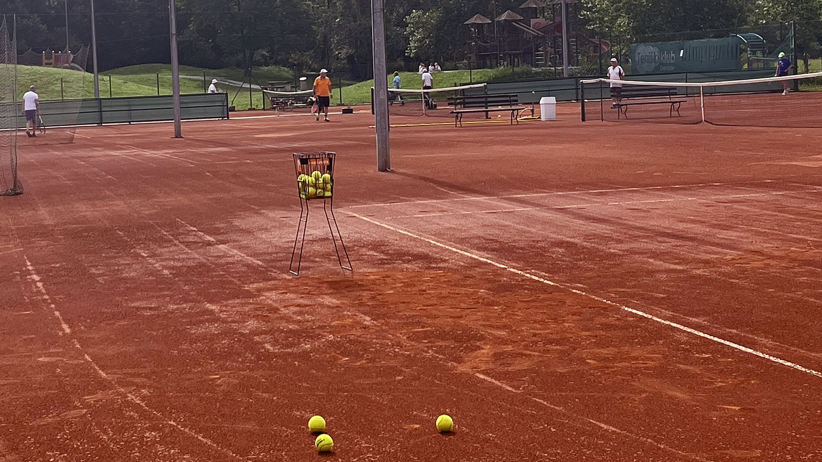 tenis stars on 55 v polnem teku