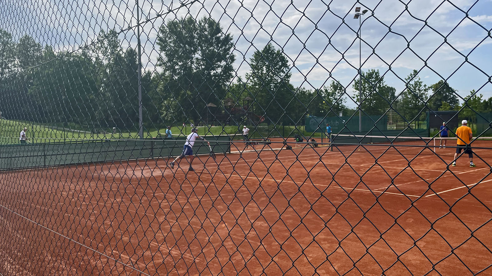 tenis stars on 55 v polnem teku